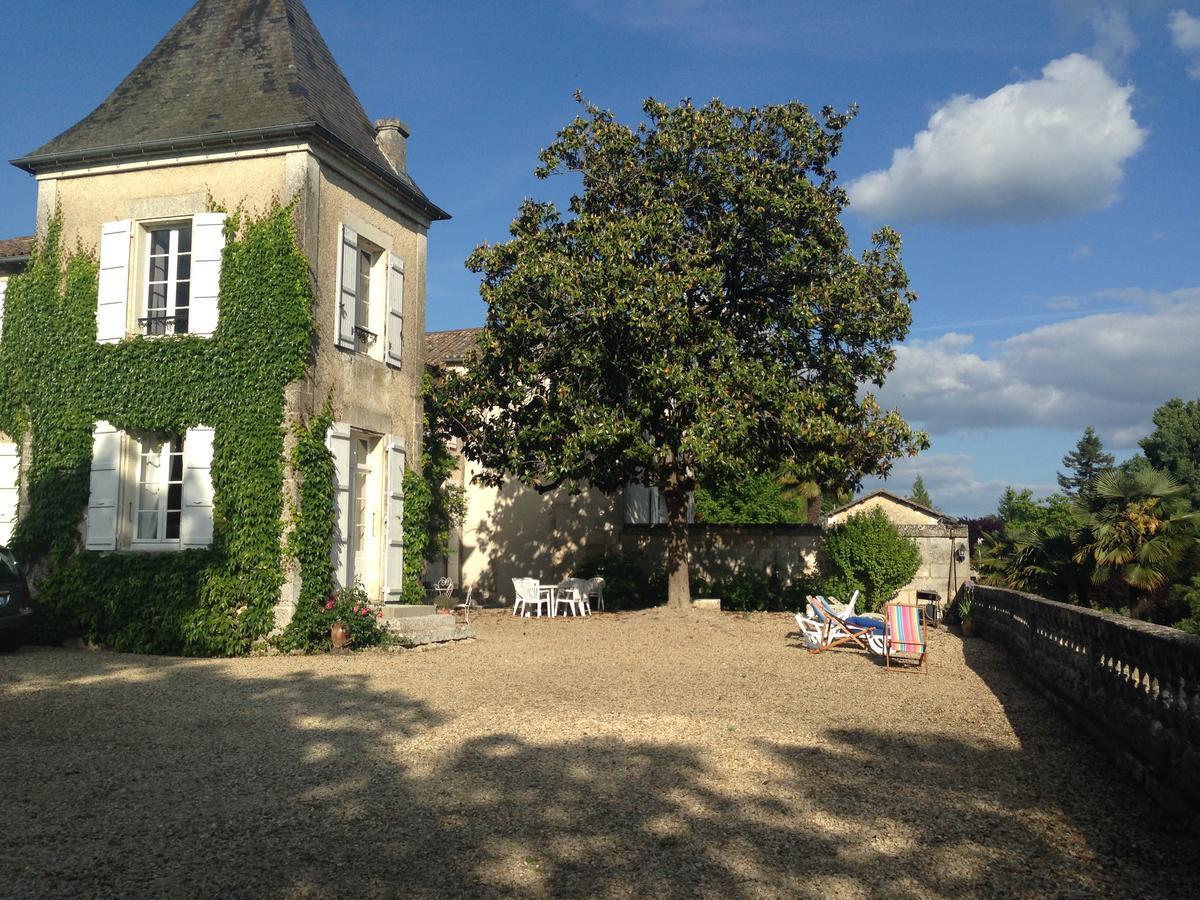 Le Logis De Ruelle Bed & Breakfast Exterior photo