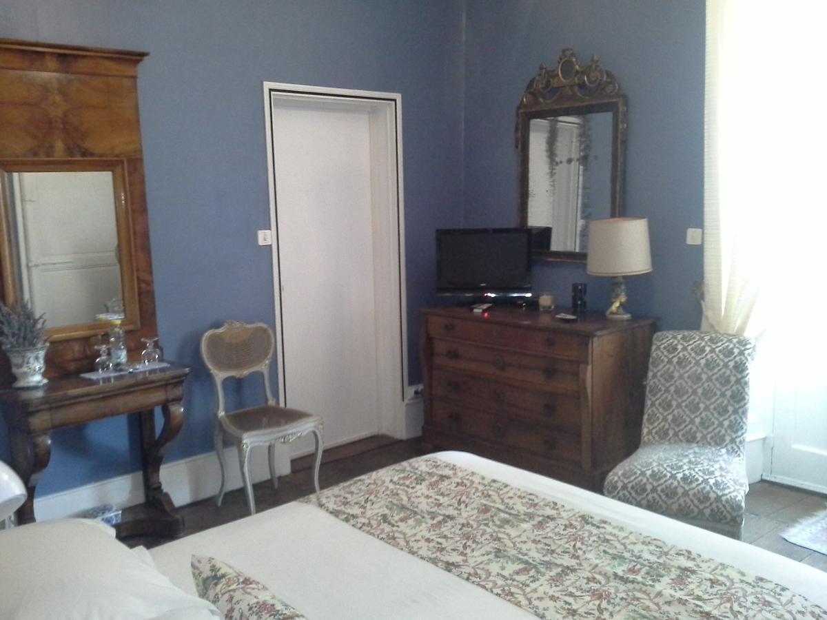 Le Logis De Ruelle Bed & Breakfast Exterior photo