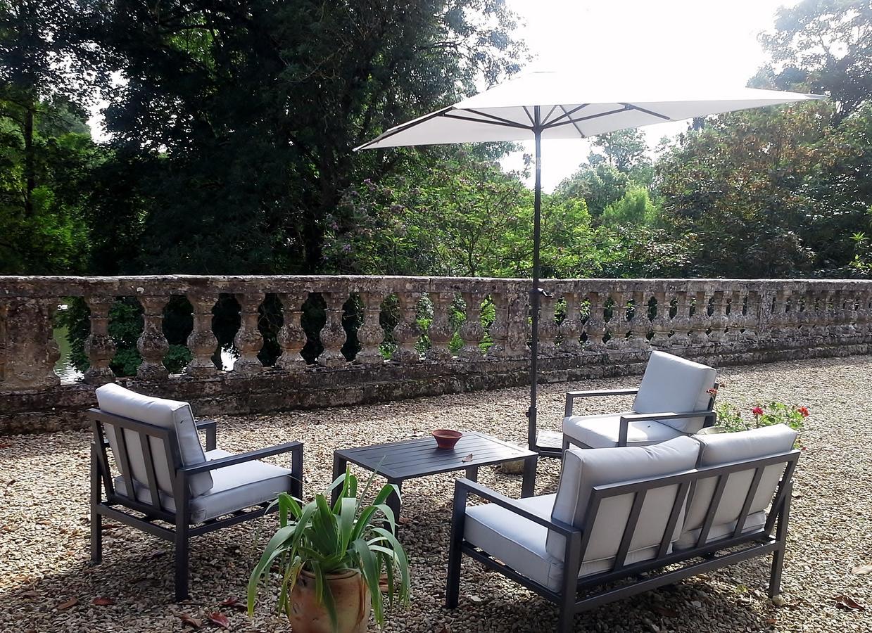 Le Logis De Ruelle Bed & Breakfast Exterior photo