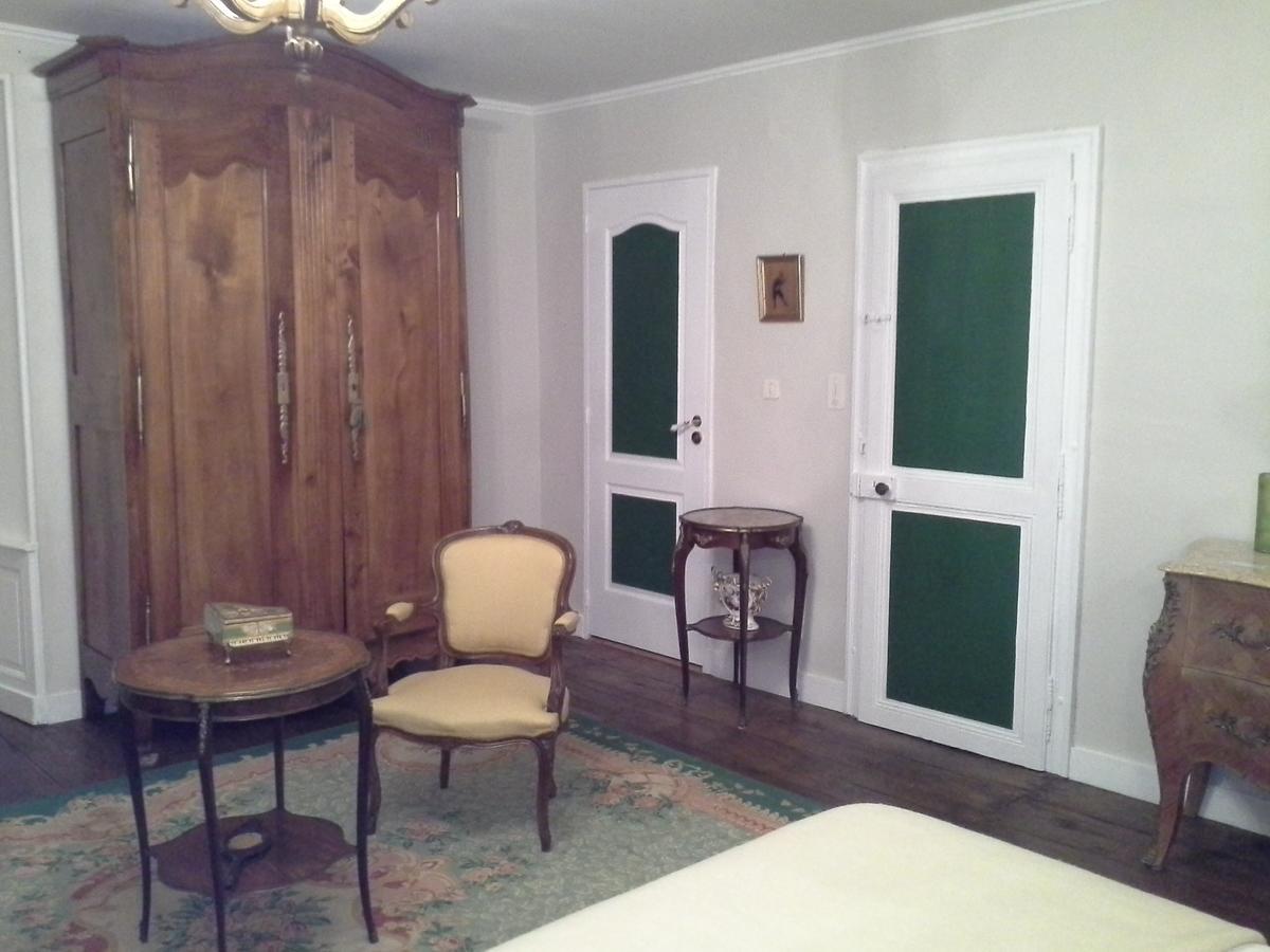 Le Logis De Ruelle Bed & Breakfast Exterior photo
