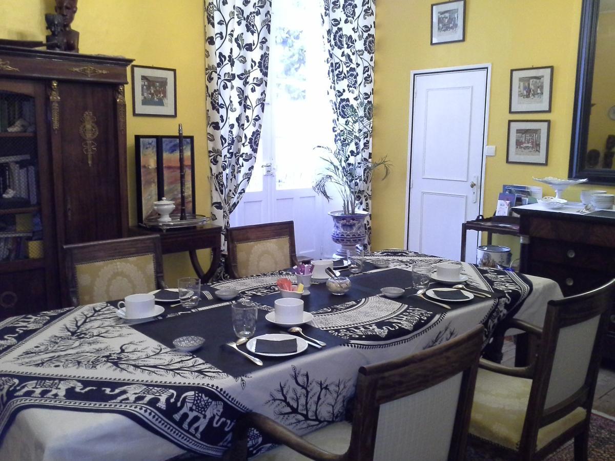 Le Logis De Ruelle Bed & Breakfast Exterior photo