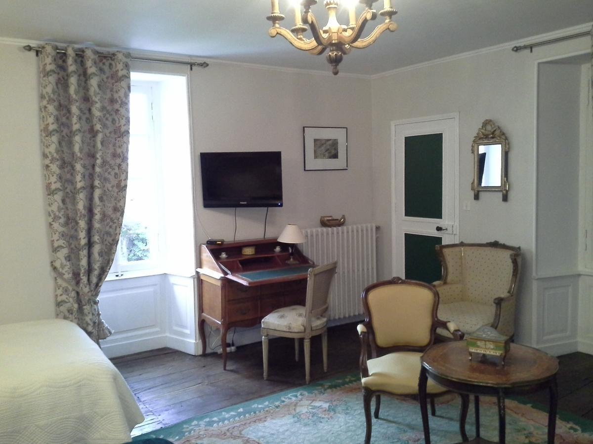 Le Logis De Ruelle Bed & Breakfast Exterior photo