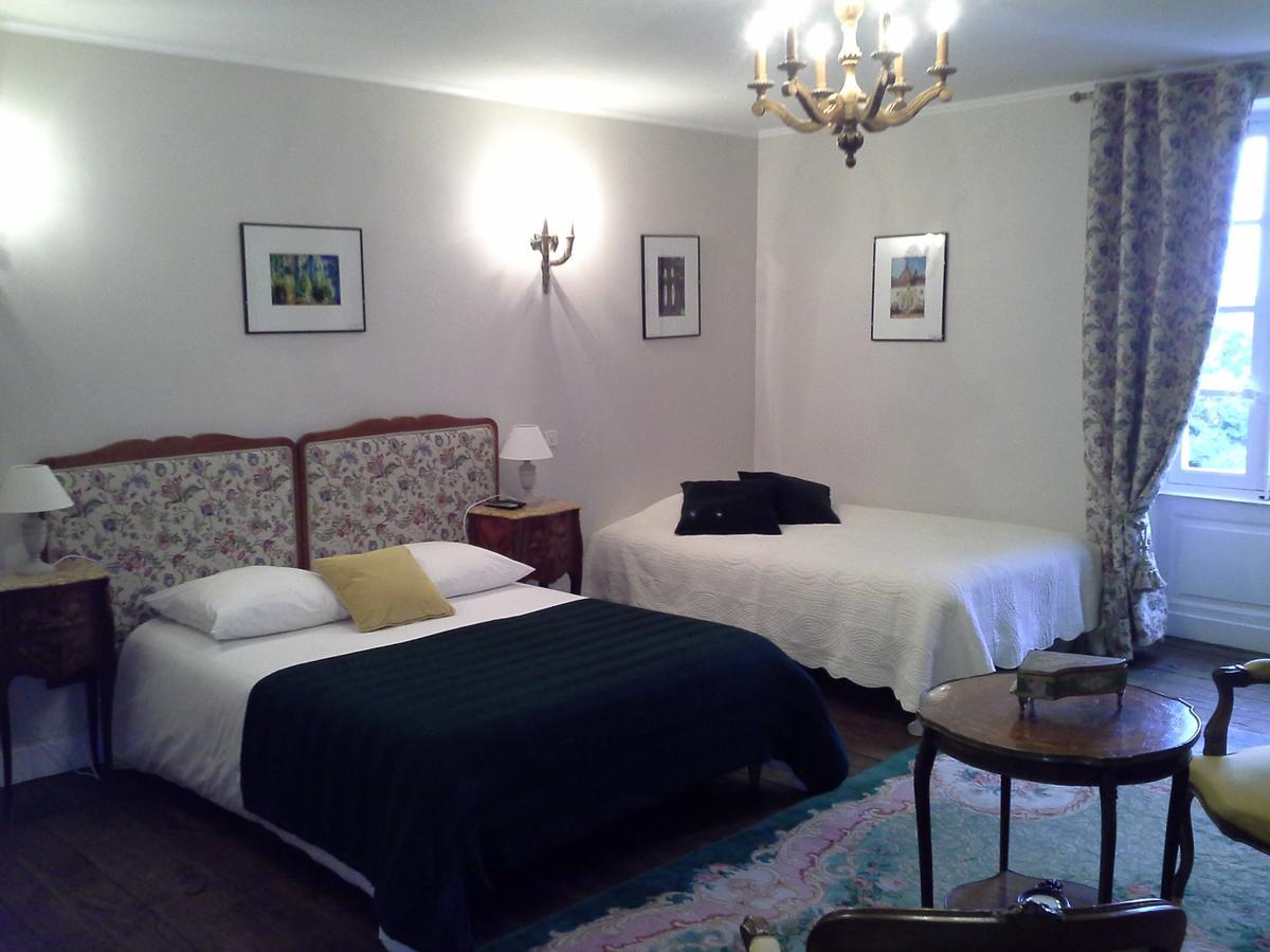 Le Logis De Ruelle Bed & Breakfast Exterior photo